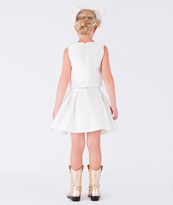 matching chic white outfit