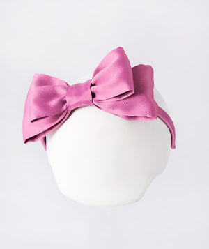 Classic mulberry headband for a timeless, effortless finish.