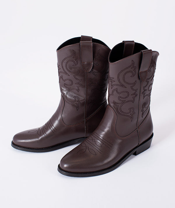 Chocolate brown girls ankle boots by Mama Luma, luxury kids shoes for elegant fall, winter and special occasion outfits.
