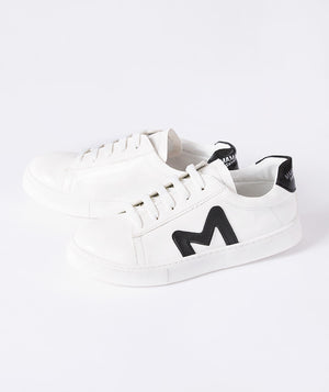 White girls low-top sneakers with black logo detail and lace-up design, offering comfort and versatility for school days, playdates, and everyday wear, available in kids’ sizes