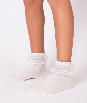 Ecru classic anklets with lace for girls